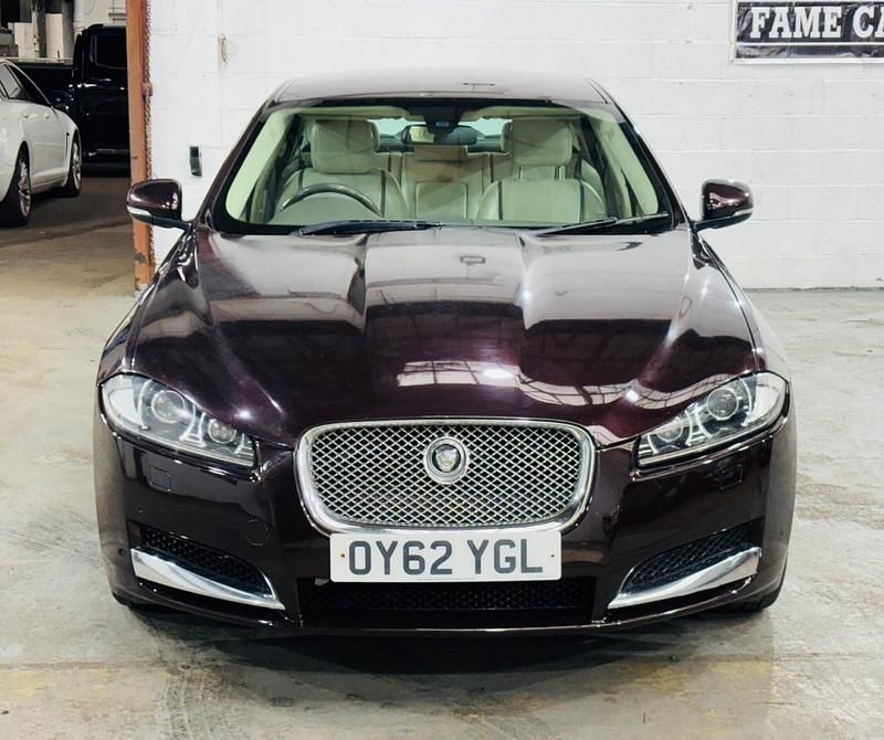 Begagnad Jaguar XF Portfolio 2012 Röd Sedan