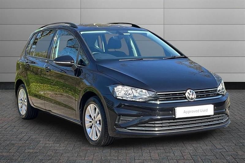 Used VW Golf VII SE 130 HP (95 kW) 2018 Black Hatchback