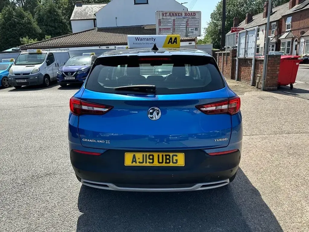 Used Vauxhall Grandland X Sport 130 HP (95 kW) 2019 Blue SUV