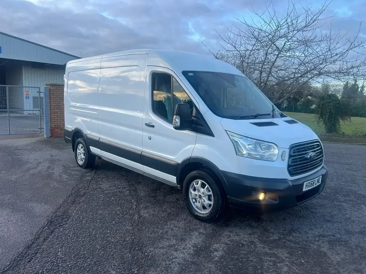 Used Ford Transit 130 HP (95 kW) 2018 White Van