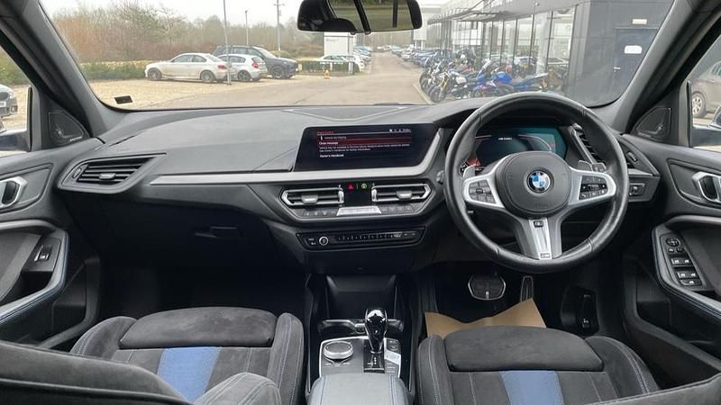 Usado BMW M135 Comfort Edition 306 CV (225 kW) 2021 Gris Utilitario