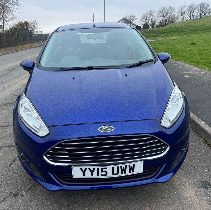 Used Ford Fiesta Zetec 75 HP (55 kW) 2015 Blue Hatchback