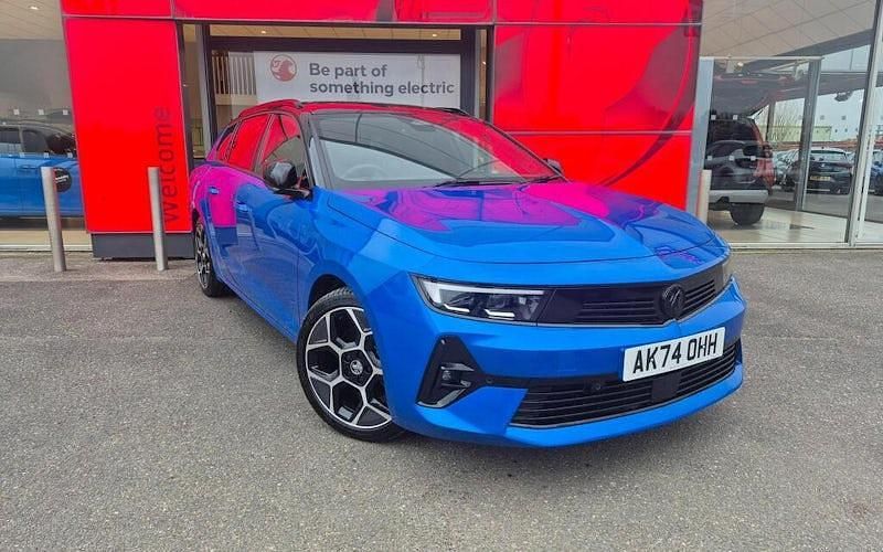 Used Vauxhall Astra Ultimate 131 HP (96 kW) 2024 Blue Estate