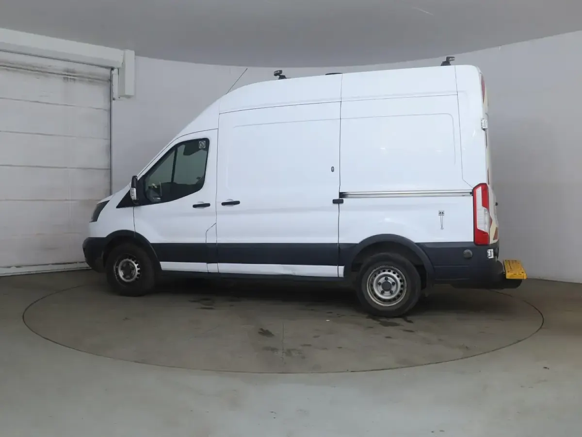 Usado Ford Transit 130 HP (95 kW) 2018 Branco Van