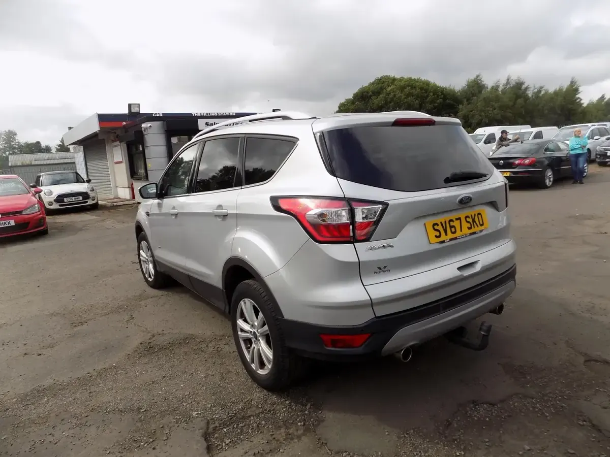 Used Ford Kuga Zetec 150 HP (110 kW) 2017 Silver SUV