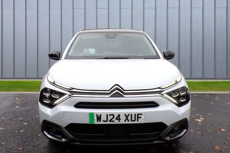 White Used 2024 Citroën e-C4 SUV | £14,989 (Fair price) - Image 1/4