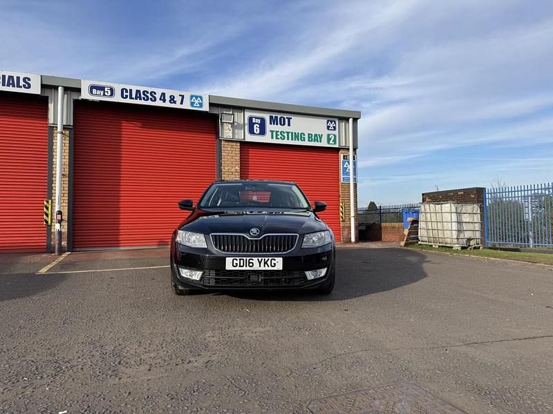 Used Skoda Octavia SE L 108 HP (79 kW) 2016 Black Hatchback