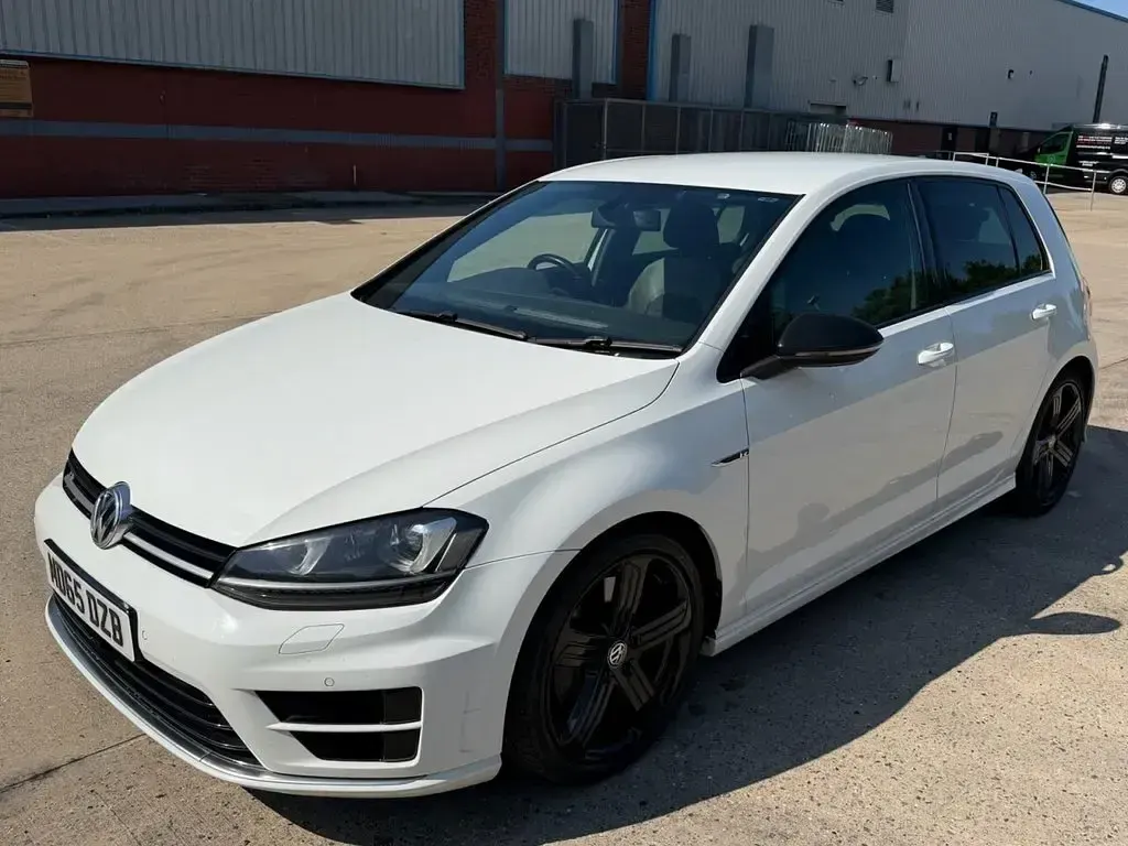 Used VW Golf VII R 2015 White Hatchback