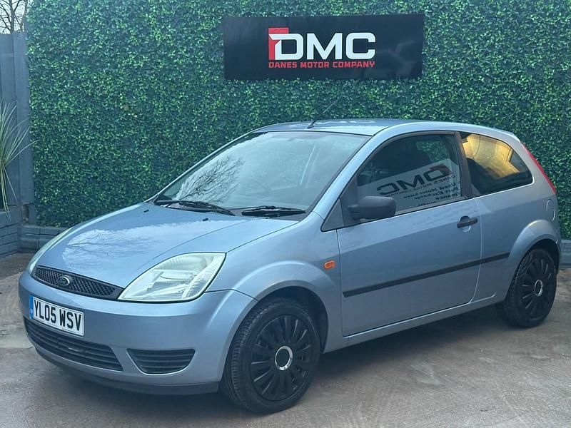 Used Ford Fiesta Zetec 75 HP (55 kW) 2005 Blue Hatchback