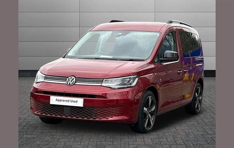 Used VW Caddy Life 122 HP (89 kW) 2025 Red MPV