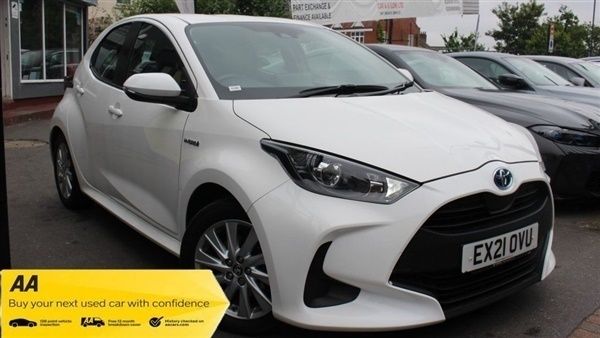 White Used 2021 Toyota Yaris Hatchback | £13,495 (Good price) - Image 1/1
