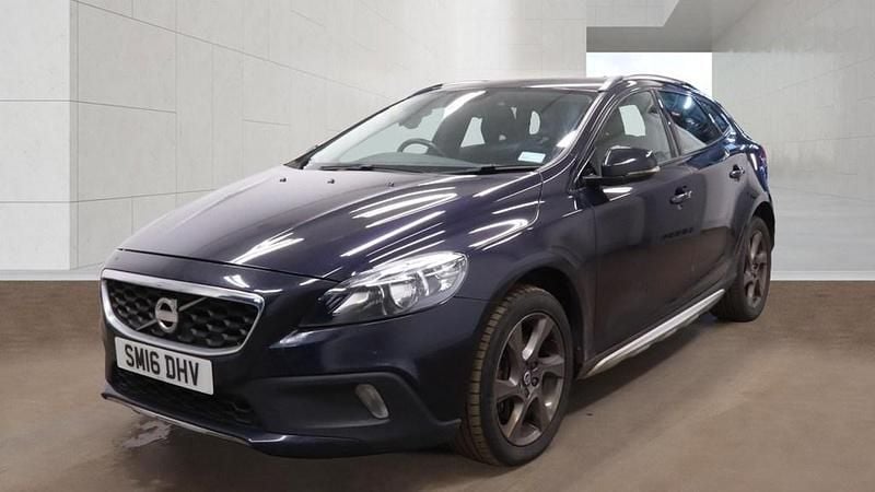 Used Volvo V40 SE 2016 Blue Hatchback