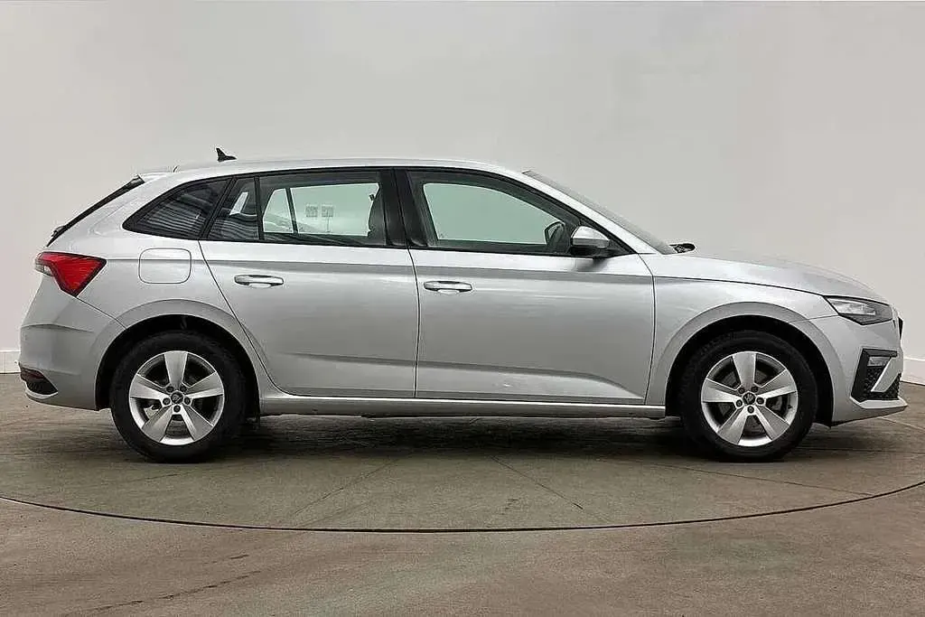 Used Skoda Scala SE 113 HP (83 kW) 2025 Brilliant silver metallic Hatchback