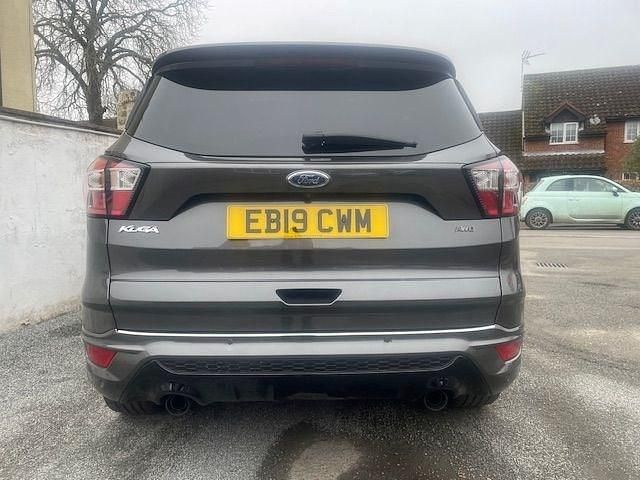 Käytetty Ford Kuga ST-Line 180 HP (132 kW) 2019 Harmaa Katumaasturi