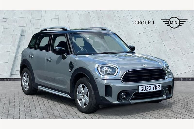 Moonwalk grey Used 2022 Mini Cooper Countryman Classic SUV | £23,295 (Fair price) - Image 1/4