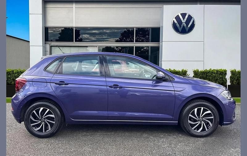 Gebraucht VW Polo Life 95 PS (69 kW) 2023 Violett Kleinwagen