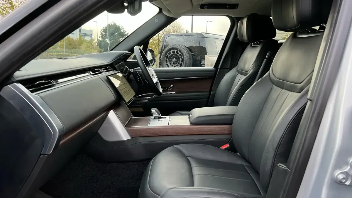 Used Land Rover Range Rover Autobiography 460 HP (338 kW) 2024 Silver SUV