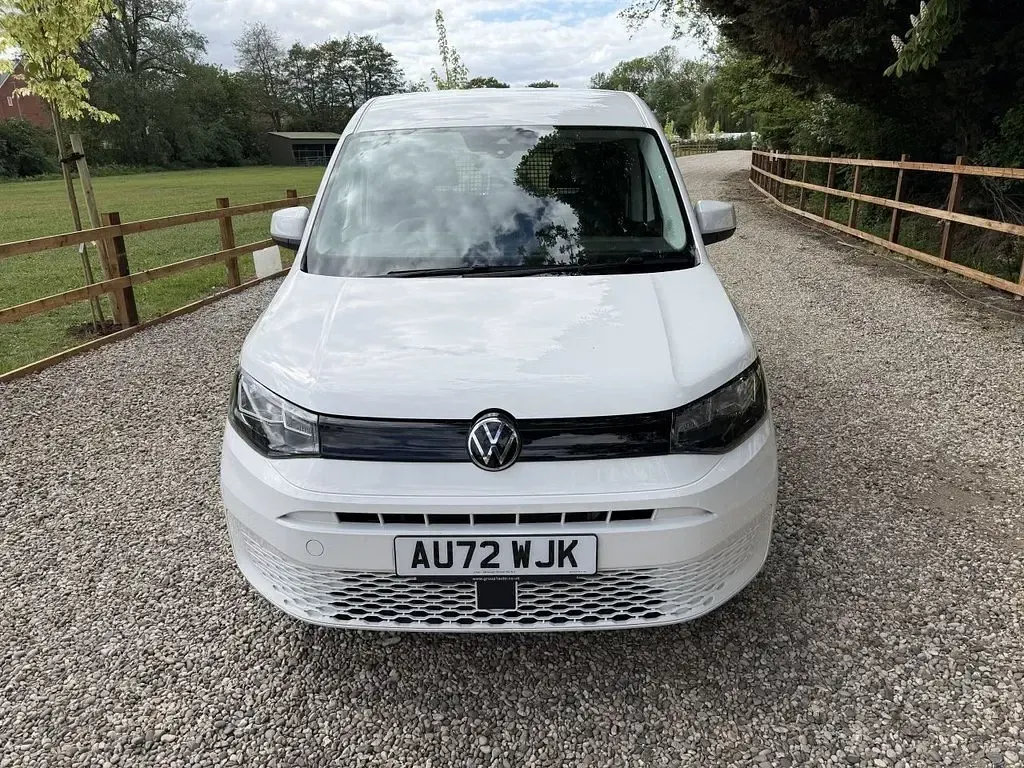 Used VW Caddy S 112 HP (82 kW) 2022 White MPV