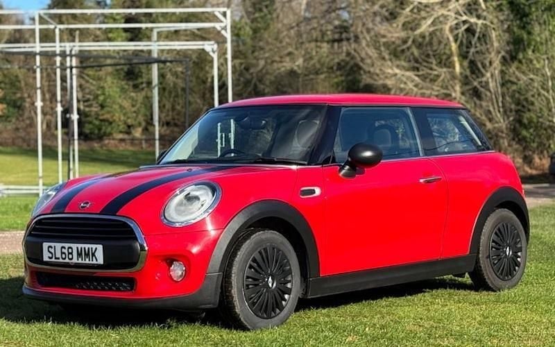 Used Mini ONE Hatch 102 HP (75 kW) 2018 Red Hatchback