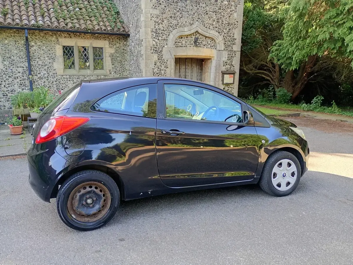 Used Ford Ka 69 HP (50 kW) 2010 Black Hatchback