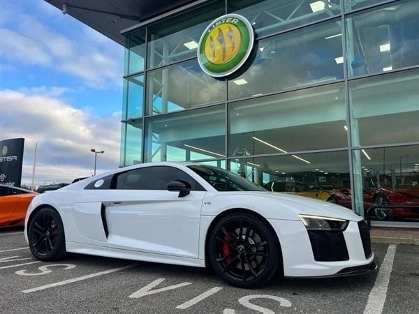 White Used 2018 Audi R8 Coupé Advanced Coupe | £73,999 (Fair price) - Image 1/1