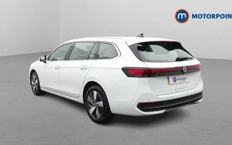Used VW Passat Life 204 HP (150 kW) 2025 White Estate