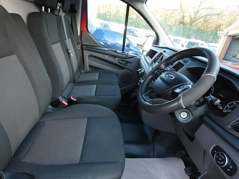 Used Ford Transit Custom 105 HP (77 kW) 2019 Red Van