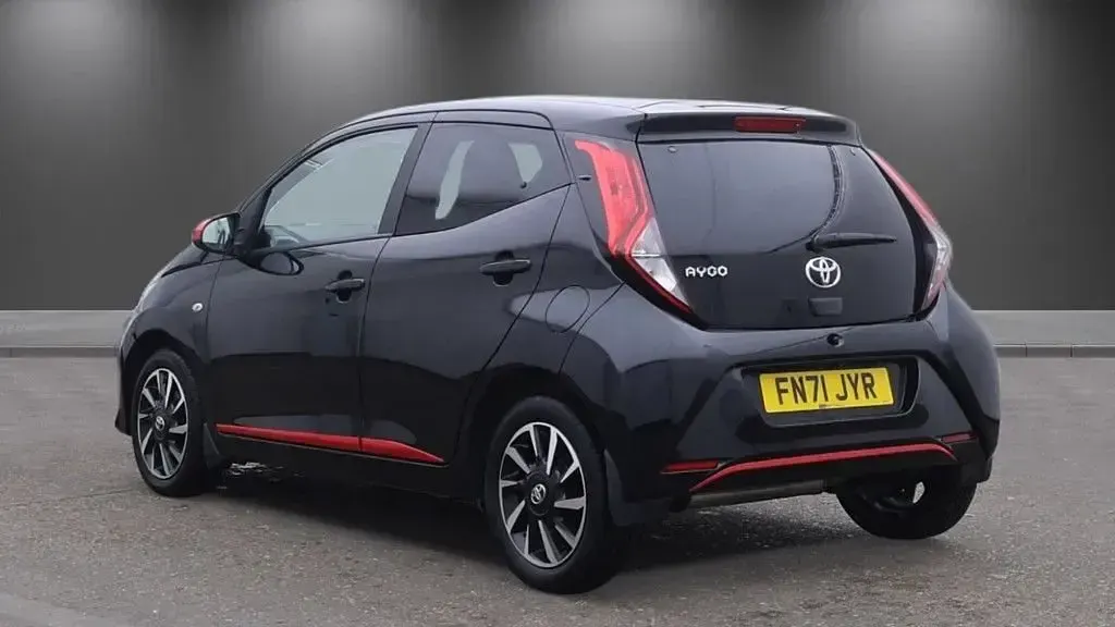 Used Toyota Aygo Trend 71 HP (52 kW) 2021 Black Hatchback