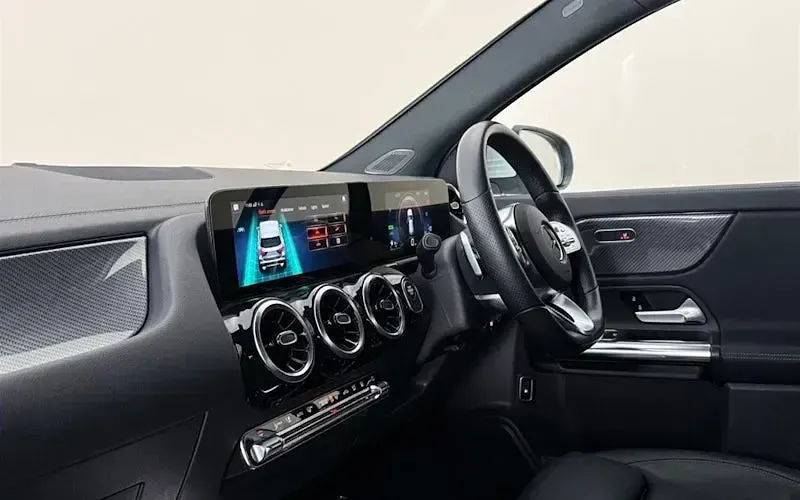 Used Mercedes GLA250 Exclusive 218 HP (160 kW) 2022 White SUV