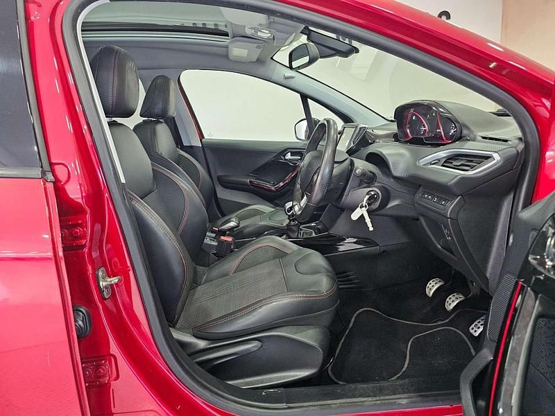 Begagnad Peugeot 2008 GT-line 2017 Röd SUV