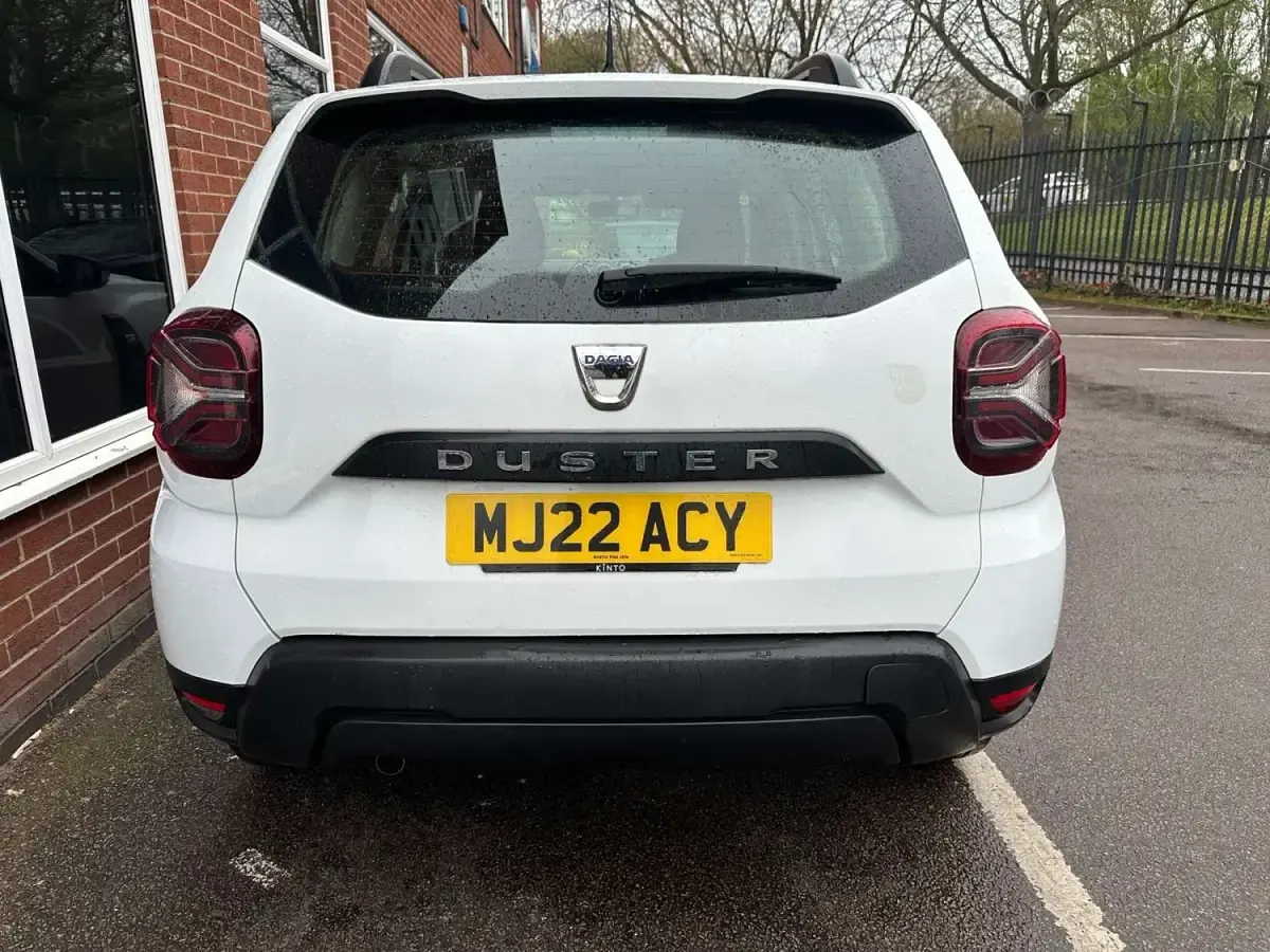 Second-hand Dacia Duster Essentiel 90 CP (66 kW) 2022 Alb SUV