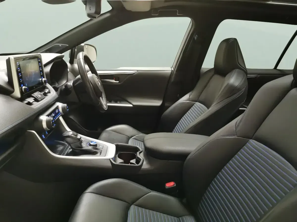 Used Toyota RAV4 218 HP (160 kW) 2020 Grey/black SUV