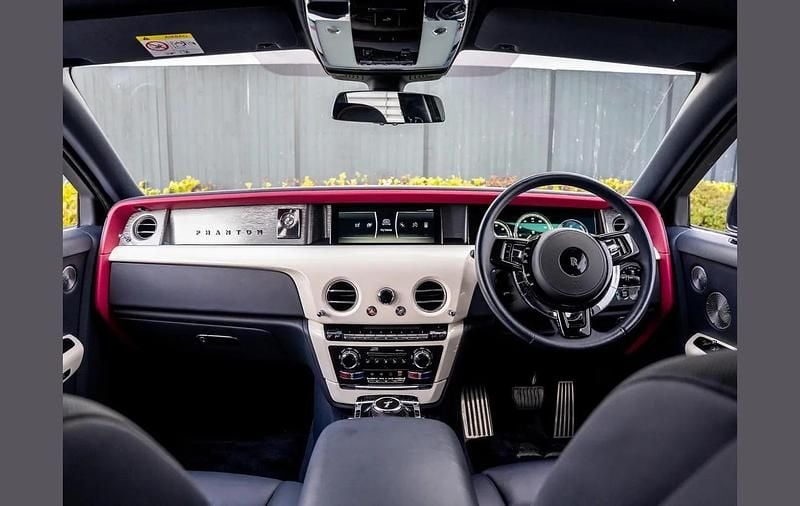 Used Rolls Royce Phantom 563 HP (414 kW) 2023 Grey Sedan