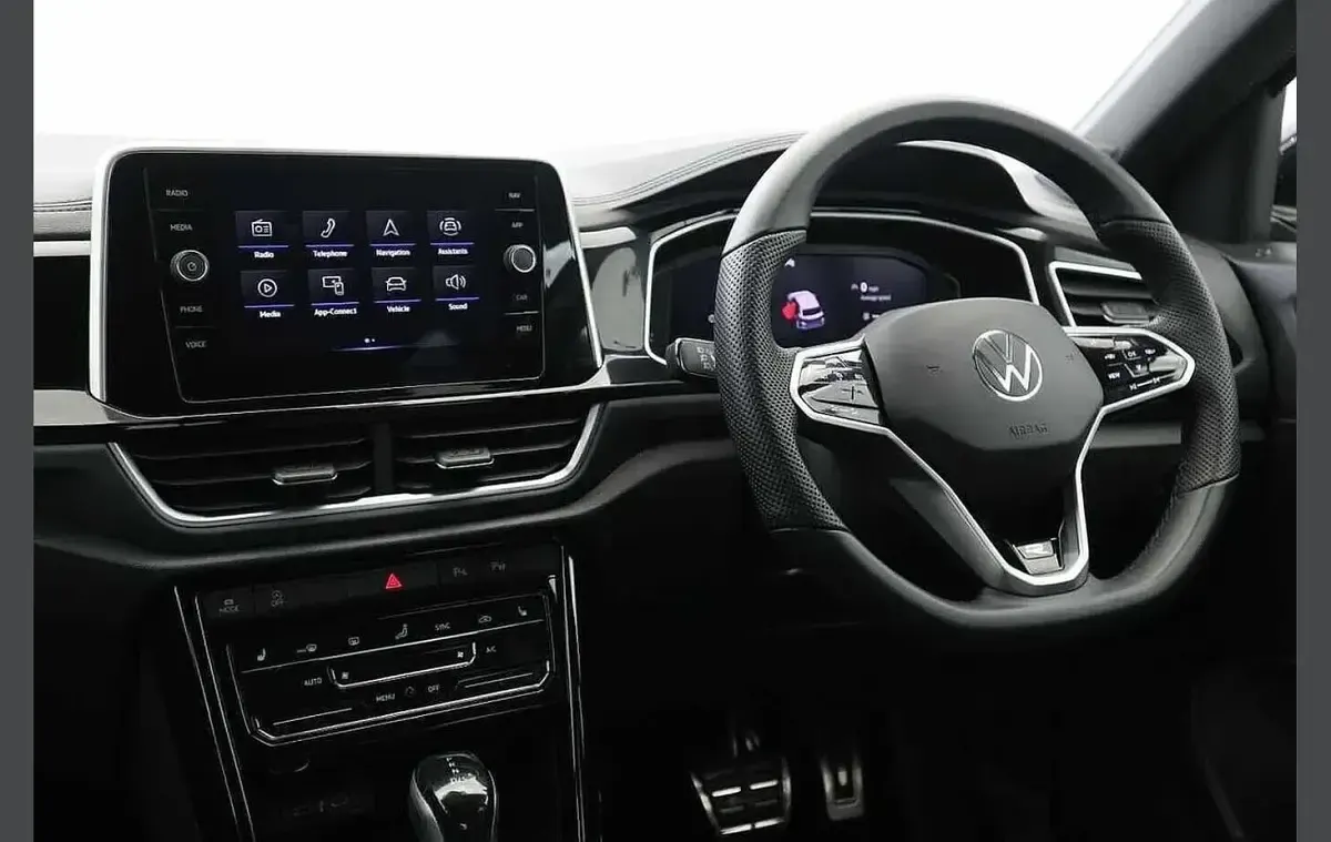 Used VW T-Roc R-line 150 HP (110 kW) 2023 Black SUV