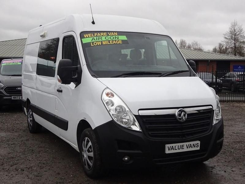 Used Vauxhall Movano 130 HP (95 kW) 2020 White MPV