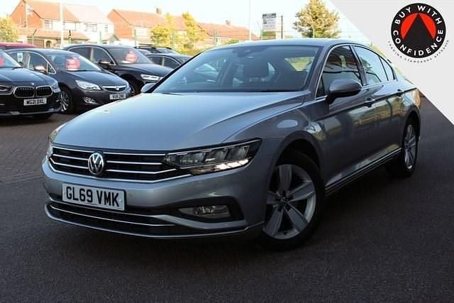 Used VW Passat SE 120 HP (88 kW) 2019 Silver Sedan