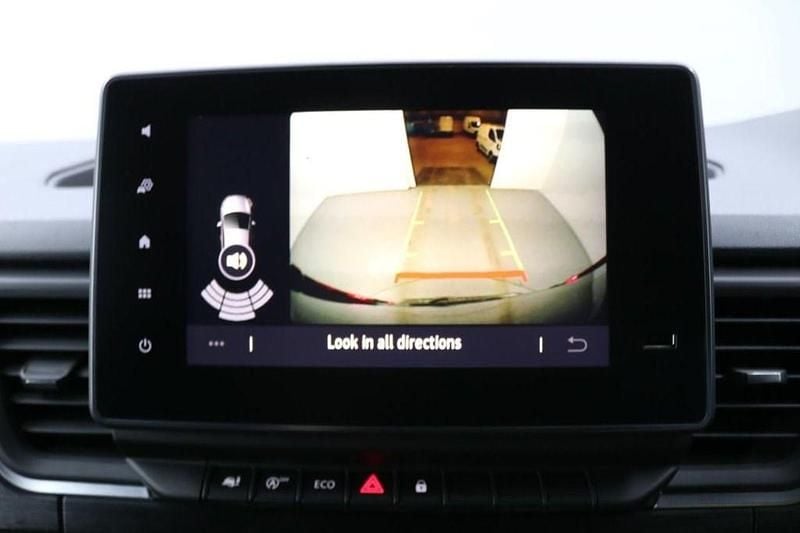 Begagnad Renault Trafic 170 HK (125 kW) 2026 Svart