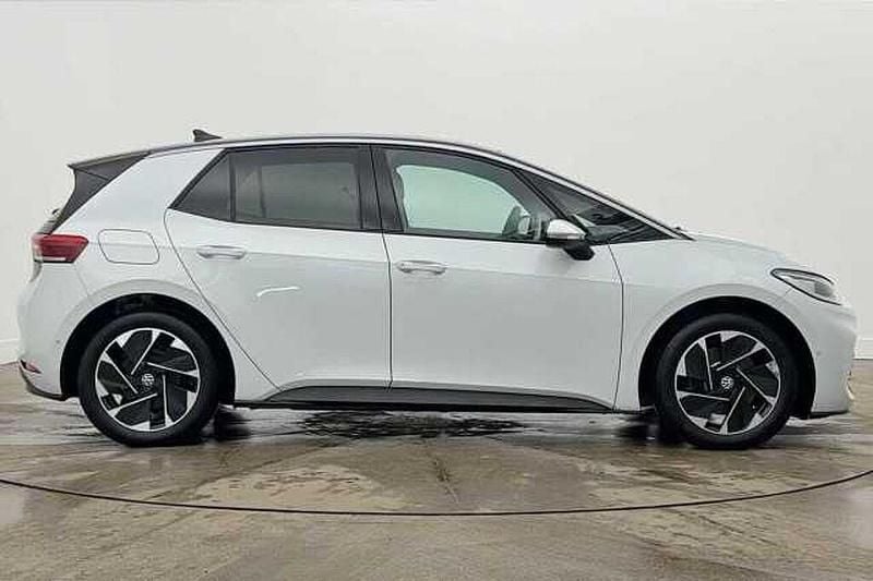Used VW ID.3 Pro 150 kW (204 HP) 2025 White Hatchback