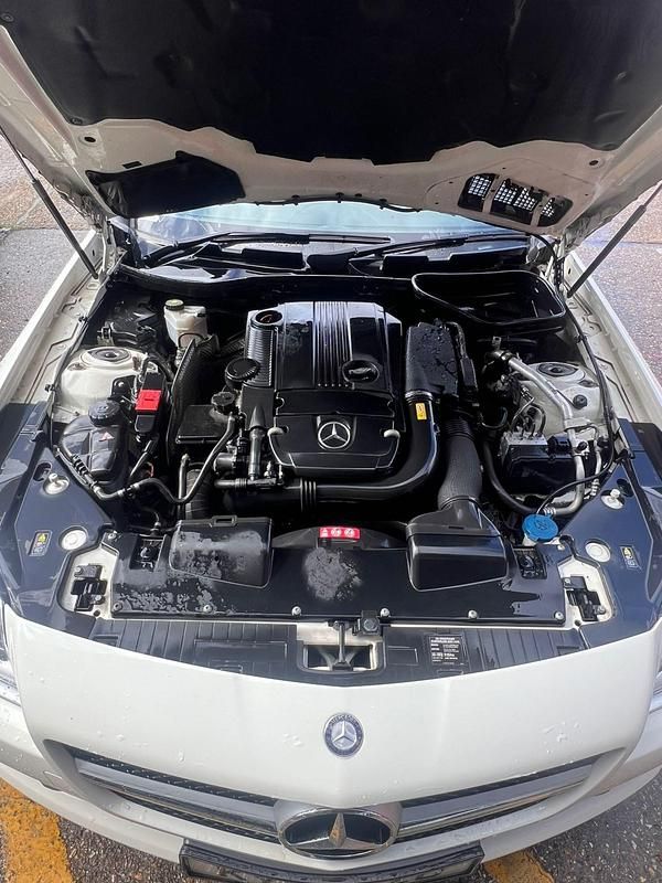 Used Mercedes SLK250 Edition 1 2011 White Cabriolet