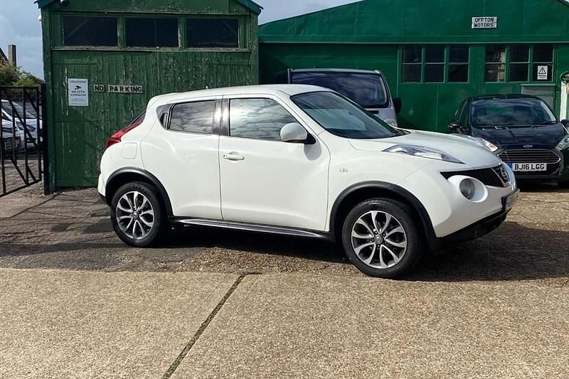 White Used 2014 Nissan Juke Tekna SUV | £4,995 (Fair price) - Image 1/1