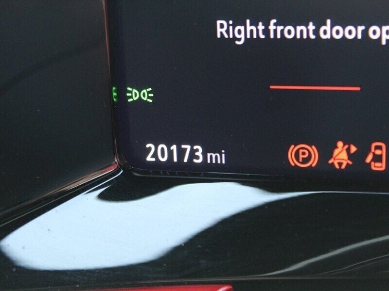 Used Vauxhall Mokka SRi 100 HP (73 kW) 2021 White SUV