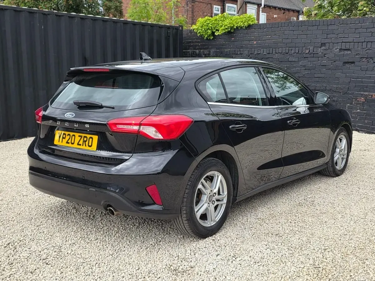 Used Ford Focus Zetec 120 HP (88 kW) 2020 Black Hatchback