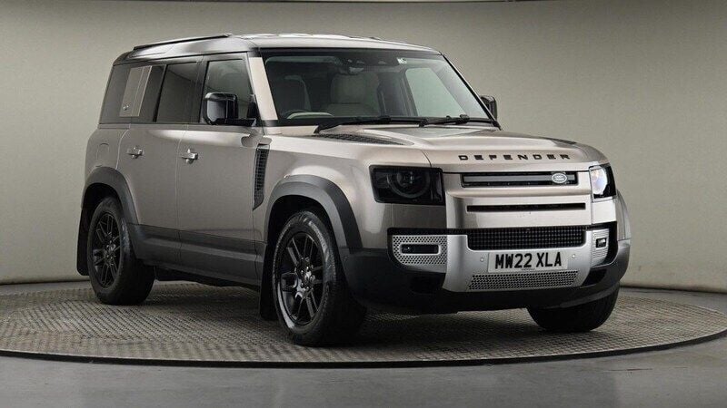 Lantau bronze (1dp) Used 2022 Land Rover Defender SE SUV | £50,800 (Super price) - Image 1/4