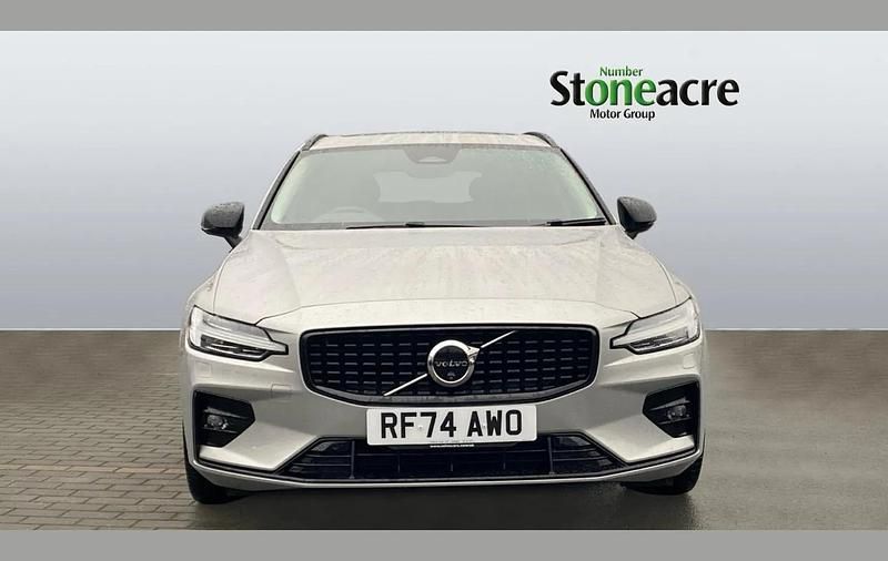 Used Volvo V60 Ultra 194 HP (142 kW) 2025 Silver Estate