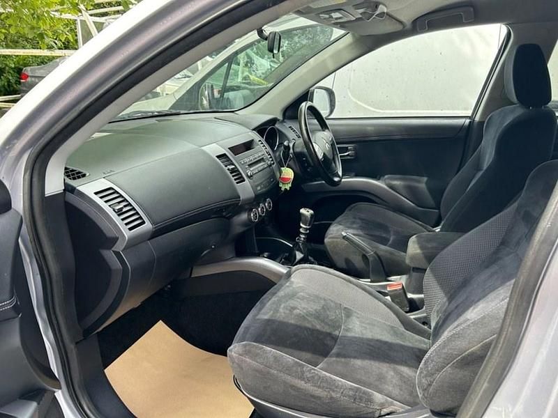 Used Mitsubishi Outlander 175 HP (128 kW) 2011 Silver SUV