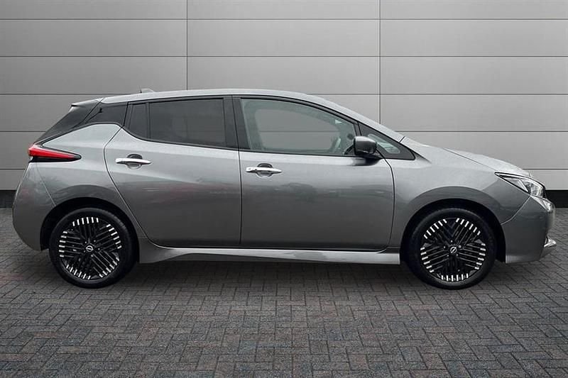 Used Nissan Leaf N-Connecta 110 kW (150 HP) 2023 Grey Hatchback