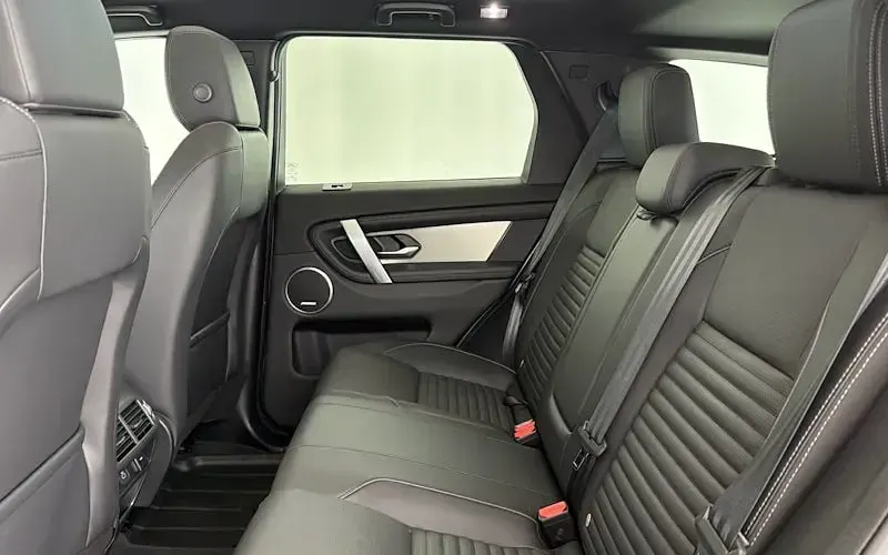 Used Land Rover Discovery 5 SE Dynamic 269 HP (197 kW) 2024 SUV