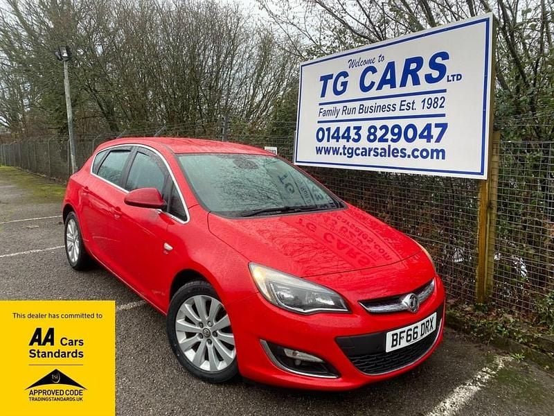 Used Vauxhall Astra Elite 165 HP (121 kW) 2016 Red Hatchback