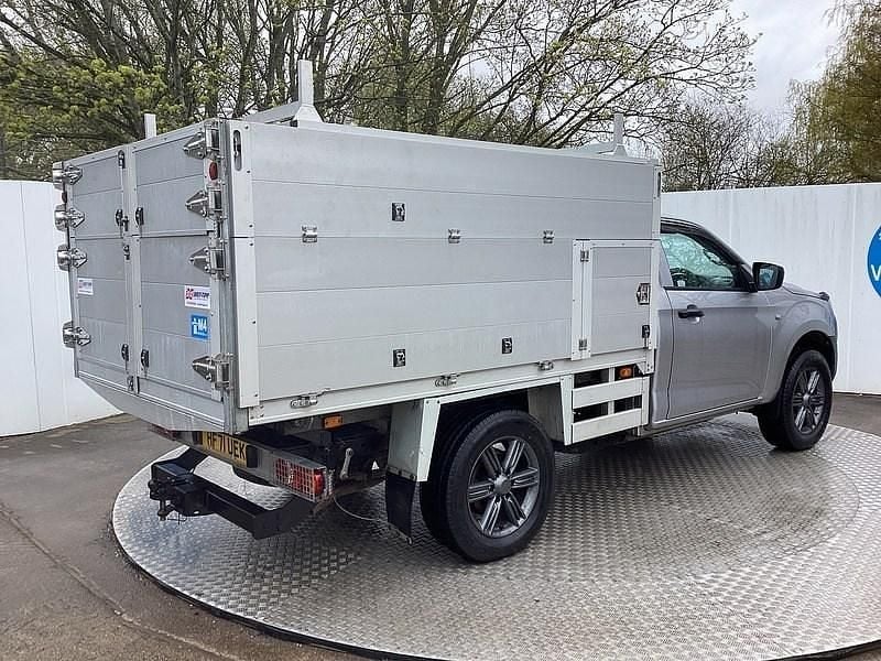 Used Isuzu D-Max 163 HP (119 kW) 2021 Silver Pickup