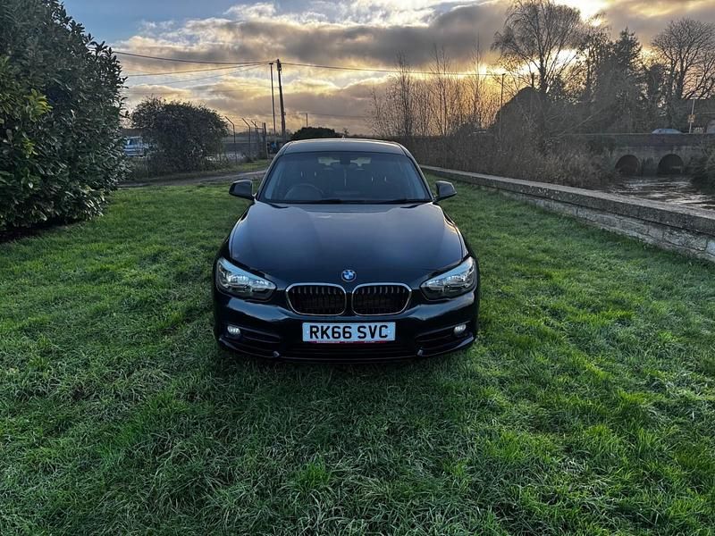 Used BMW 118 Sport Line 147 HP (108 kW) 2016 Blue Hatchback